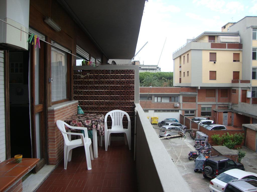 Appartamento Marina Marina Di Carrara Habitación foto